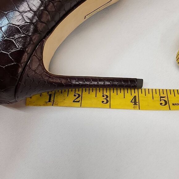 Louise Et Cie Size 10 Snake Skin Pointy Toe Ankle Strap 4" Heel N Burgandy - Picture 9 of 11